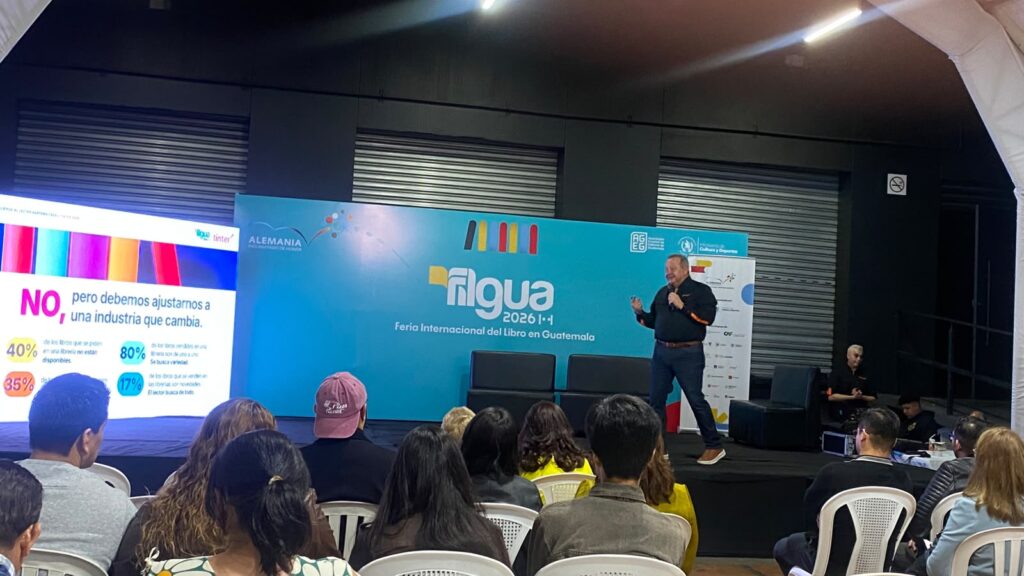 Profesionales y empresarios participaron activamente en la sesión de análisis y discusión de tendencias digitales.